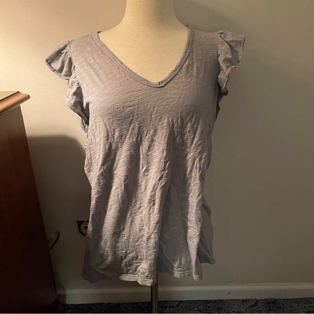 Gap ruffled sleeve top